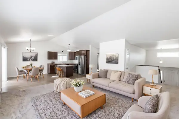 1420 Goldenwood DR, West Fargo, ND 58078