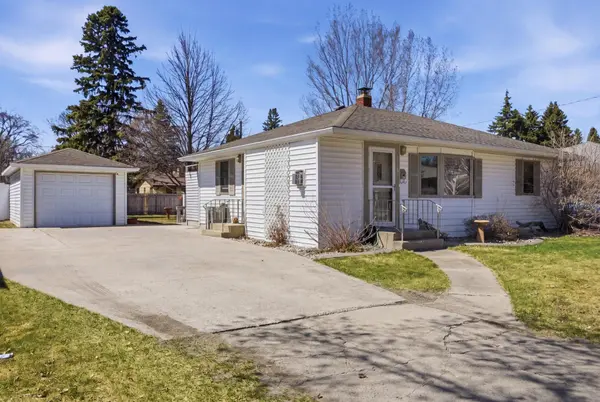 2105 6th ST S, Moorhead, MN 56560