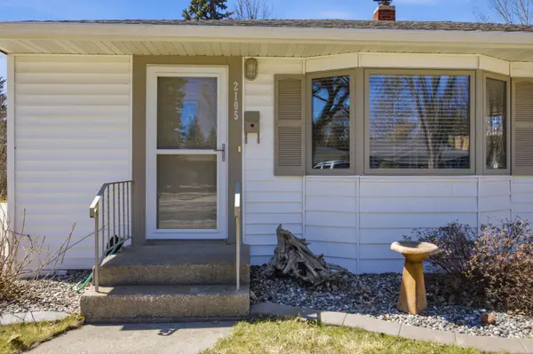2105 6th ST S, Moorhead, MN 56560