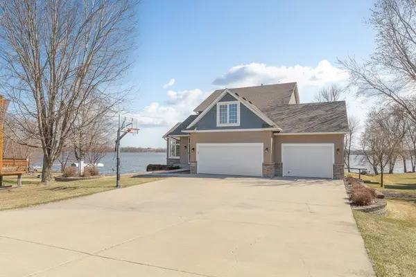 4090 Wells Lake CT, Faribault, MN 55021