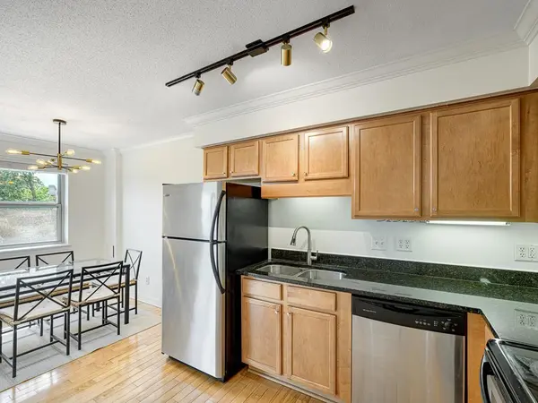 2727 W 43rd ST #409, Minneapolis, MN 55410