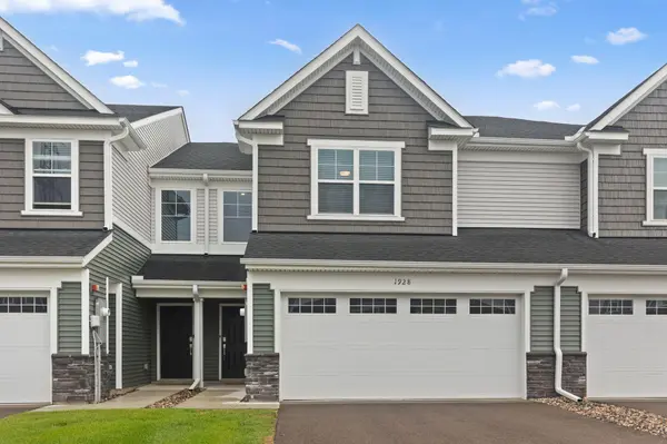 1928 Tyrone DR, Shakopee, MN 55379