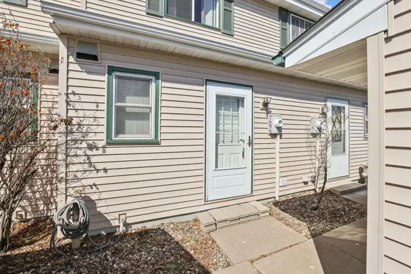 822 Woodgate DR, Vadnais Heights, MN 55127