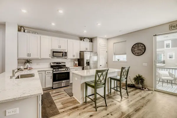 2214 Gateway Curve, North Saint Paul, MN 55109