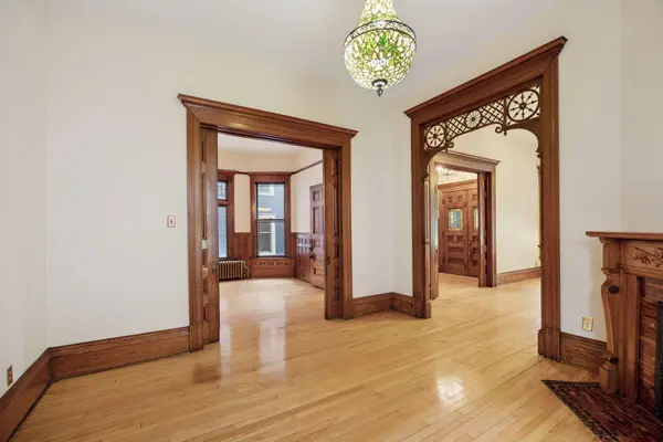 957 Ashland AVE, Saint Paul, MN 55104
