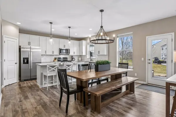 5395 Sundial LN, Woodbury, MN 55129