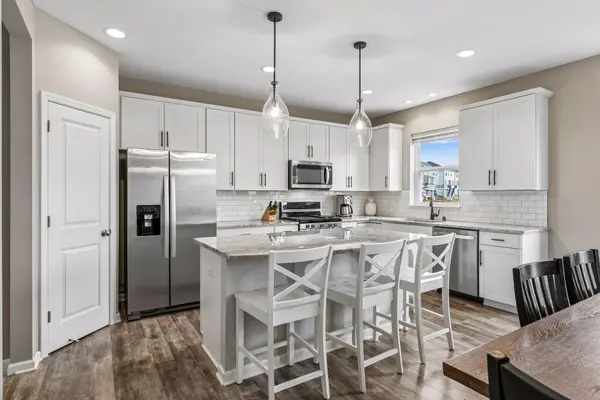5395 Sundial LN, Woodbury, MN 55129