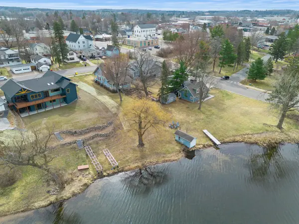 1515 3rd AVE, Cumberland, WI 54829