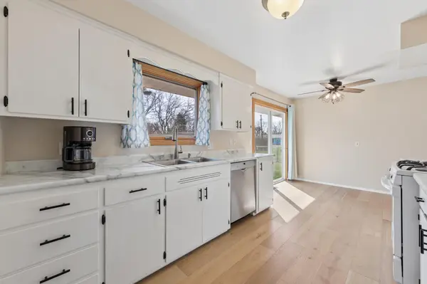 1115 Sunnyside DR, Farmington, MN 55024