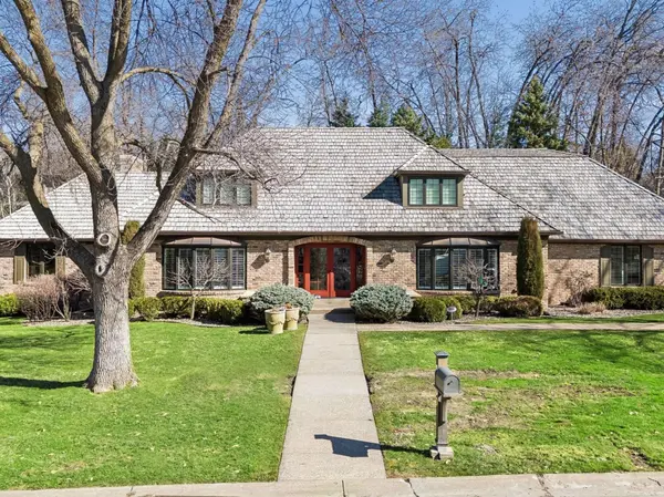 6500 Willow Wood RD, Edina, MN 55436