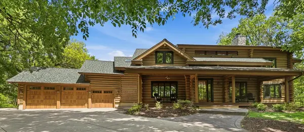 2050 Oakwood RDG, Chanhassen, MN 55317