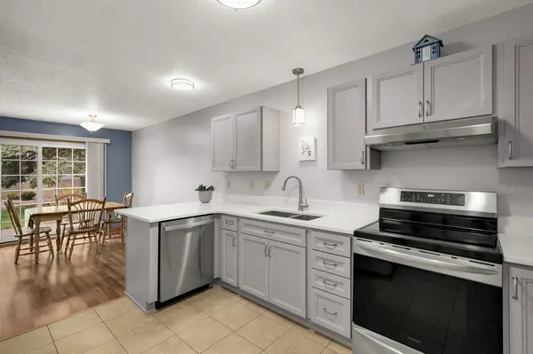 518 Lovell AVE #1, Roseville, MN 55113