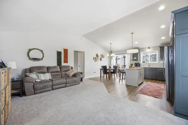 454 Skylane ST, Kindred, ND 58051