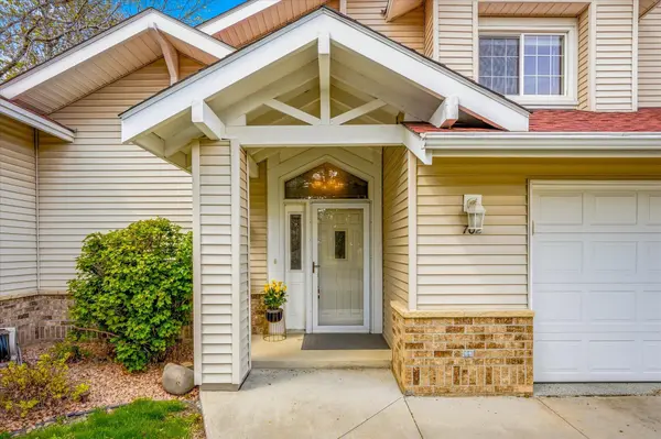 702 E Nicollet BLVD, Burnsville, MN 55337