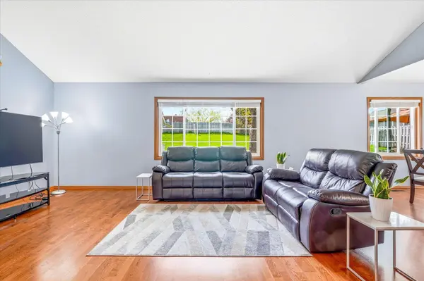 702 E Nicollet BLVD, Burnsville, MN 55337