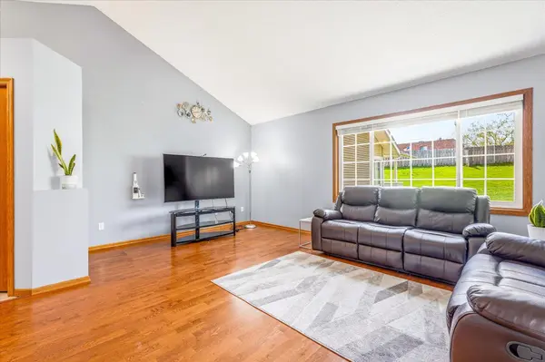 702 E Nicollet BLVD, Burnsville, MN 55337