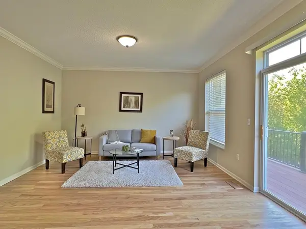 10239 Bleeker ST, Woodbury, MN 55129
