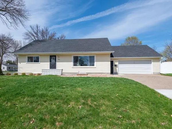 701 1st ST NE, New Prague, MN 56071