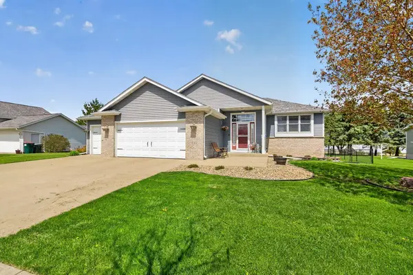 945 Golfers CT SE, Rochester, MN 55904