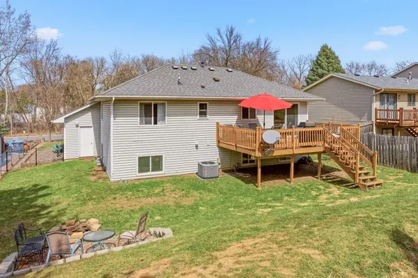 2044 Burke AVE E, North Saint Paul, MN 55109