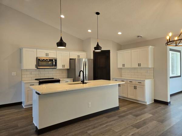 86 Balsam LN, Madison Lake, MN 56063