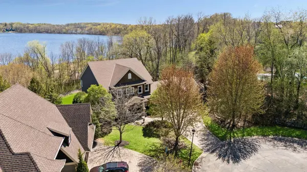 1750 Lucy Ridge CT, Chanhassen, MN 55317