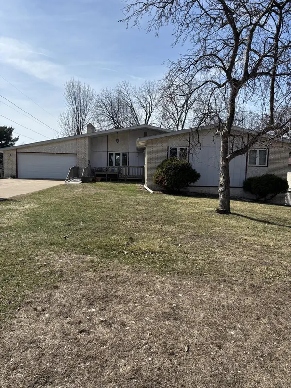2535 Pascal ST, Roseville, MN 55113