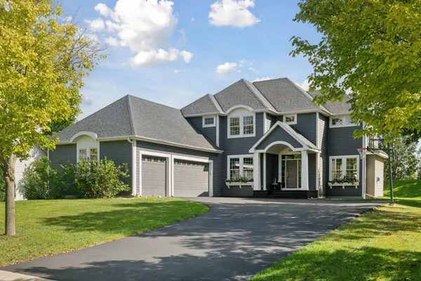 8465 Kelzer Pond DR, Victoria, MN 55386