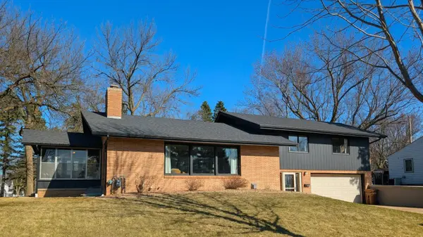 1308 Ridgeview DR, Montevideo, MN 56265