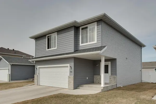 954 28th AVE W, West Fargo, ND 58078