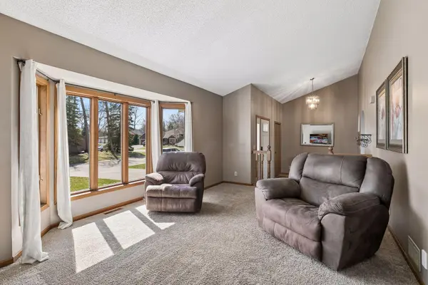 8960 Montegue TER, Brooklyn Park, MN 55443