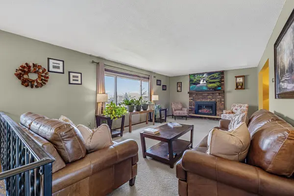 3219 Flag AVE N, New Hope, MN 55427