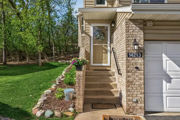 14213 Hibiscus CT, Apple Valley, MN 55124
