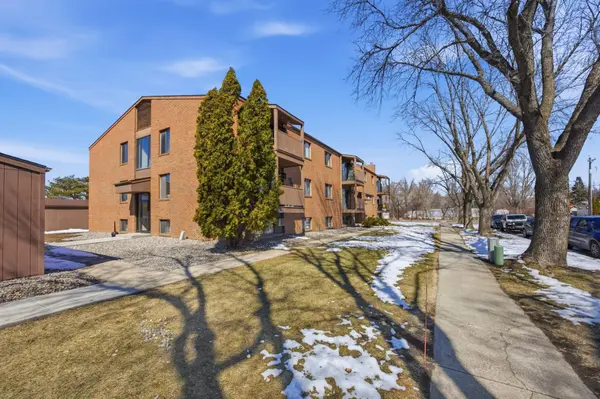 3114 3rd ST N, Fargo, ND 58102