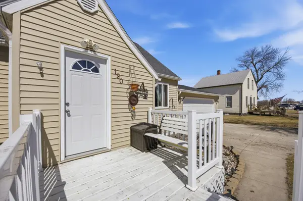 120 2nd ST E, Halstad, MN 56548