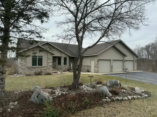 1019 Timber DR, Detroit Lakes, MN 56501