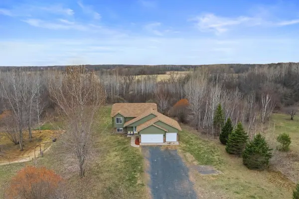 315 457th TRL, Stanchfield, MN 55080