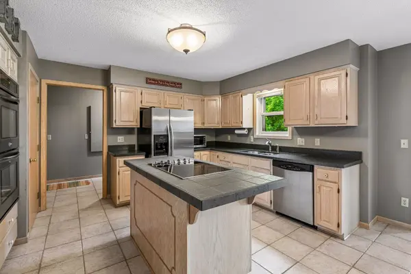 13820 Sunset Lake DR, Burnsville, MN 55337