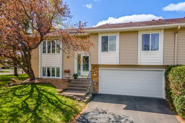 10941 105th AVE N,  Maple Grove,  MN 55369