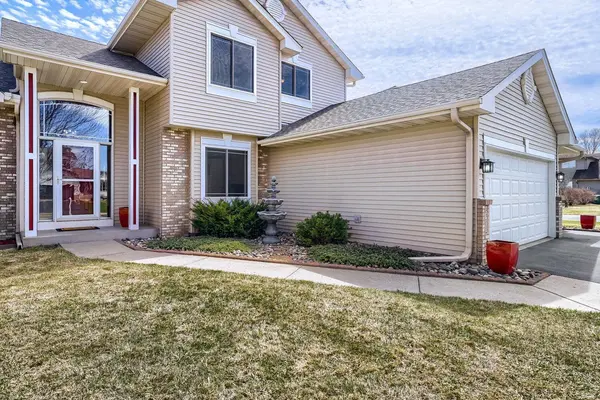 8302 Padre CIR NE, Otsego, MN 55330