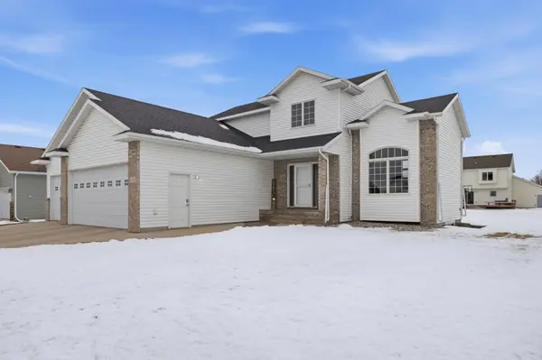1816 Queensbury ST, West Fargo, ND 58078
