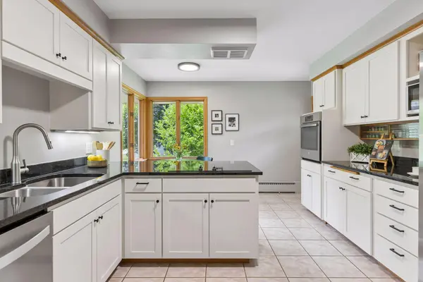 4620 Hampton RD, Golden Valley, MN 55422