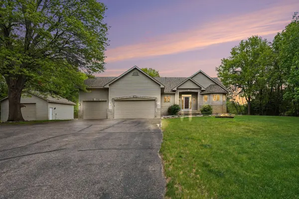 3180 185th LN NE, East Bethel, MN 55092
