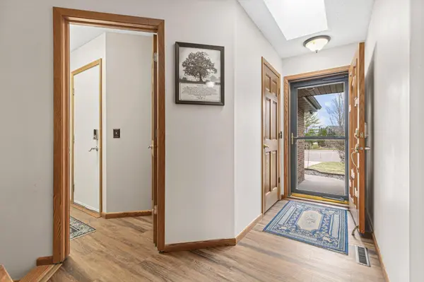 15 Apfelridge CT, South Saint Paul, MN 55075