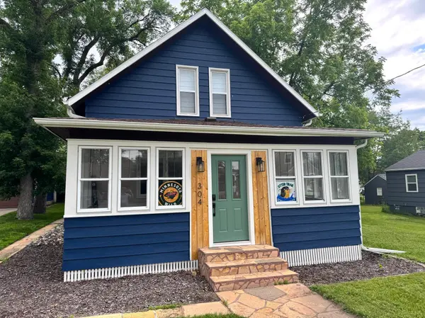 304 W Bowman ST, Battle Lake, MN 56515