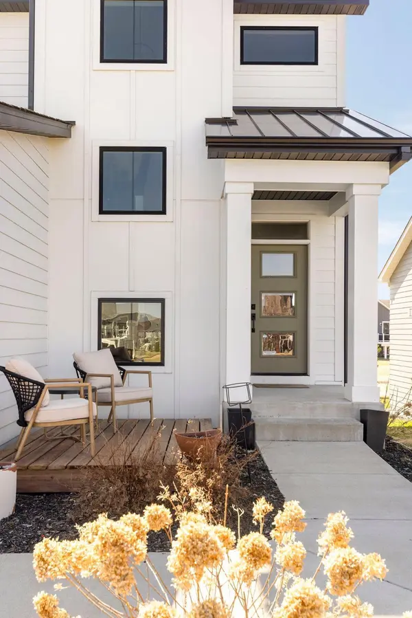 4056 Kokanee AVE N, Lake Elmo, MN 55042