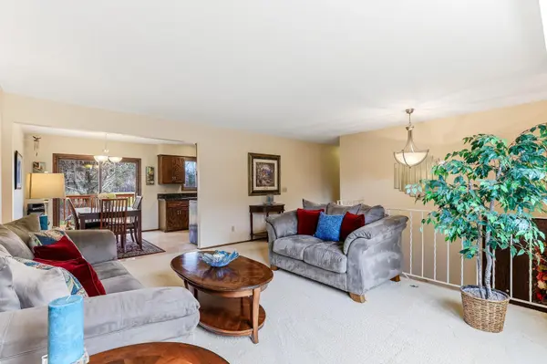 4609 Carolyn LN, White Bear Lake, MN 55110