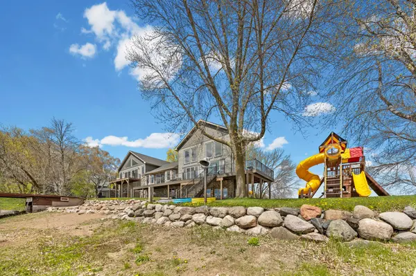 13765 Norelius LN, Lindstrom, MN 55045