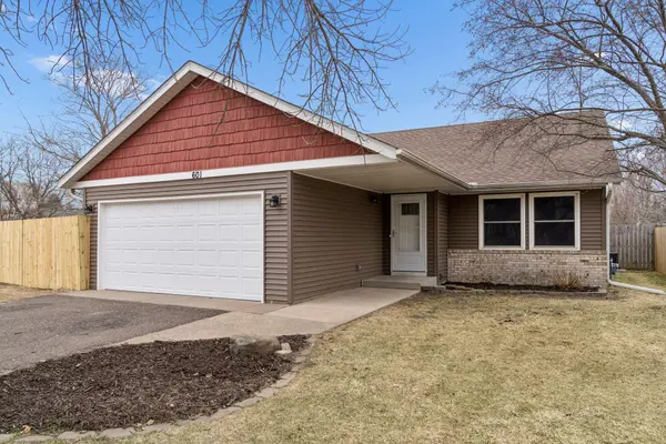 601 Cedar ST SW, Isanti, MN 55040