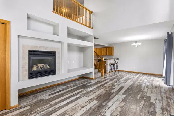 858 Gannon DR, Shakopee, MN 55379